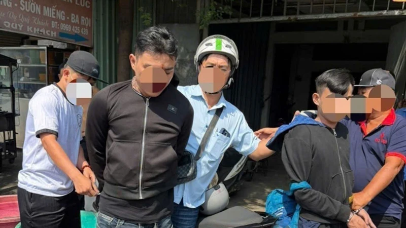 Hai đối tượng hỗn chiến ở phường Chánh Hưng bị bắt tại Bến Lức