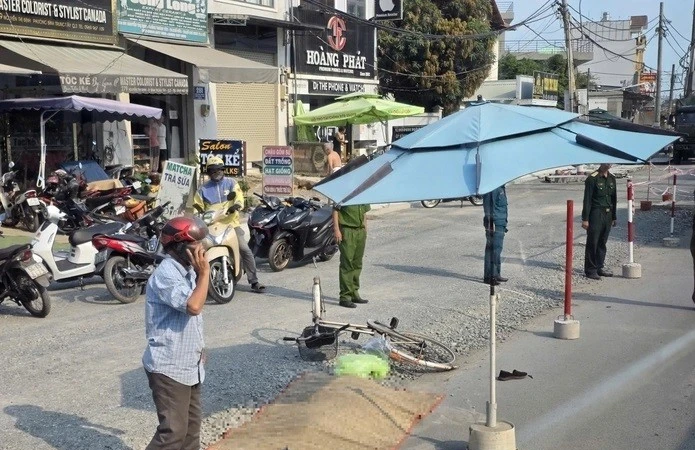 Một người đàn ông tử vong sau va chạm với xe tải tại phường Bình Trưng