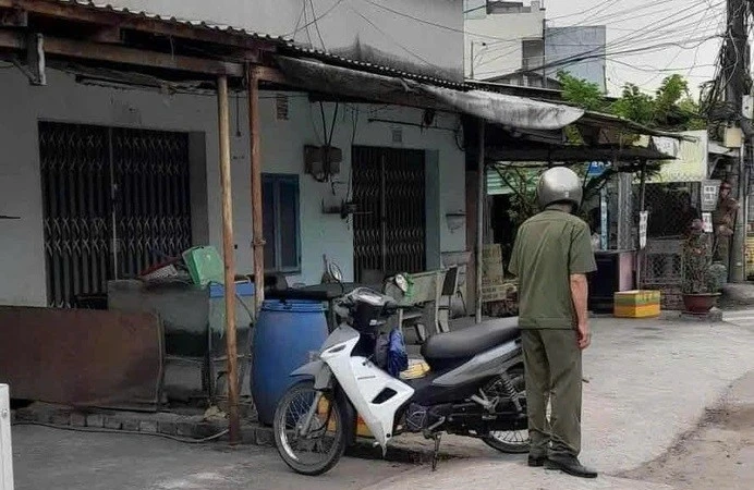 TPHCM: Phát hiện thi thể người đàn ông trên ghế đá ven đường