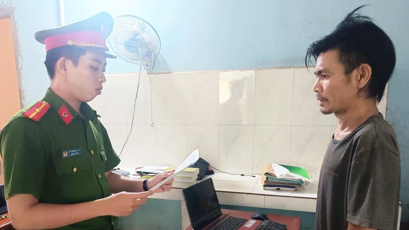 Điều tra vụ mượn xe đạp điện rồi mang đi cầm tại An Giang