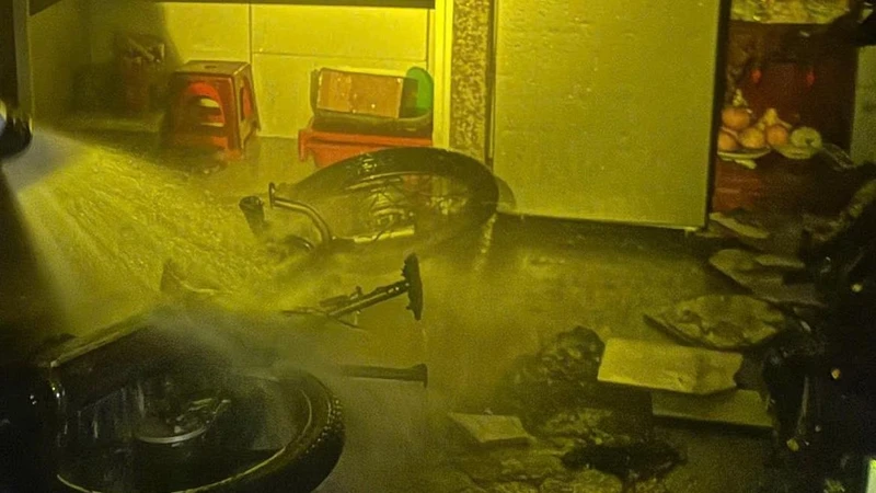 Cháy nhà lúc rạng sáng ở Đà Lạt, 4 người được giải cứu an toàn