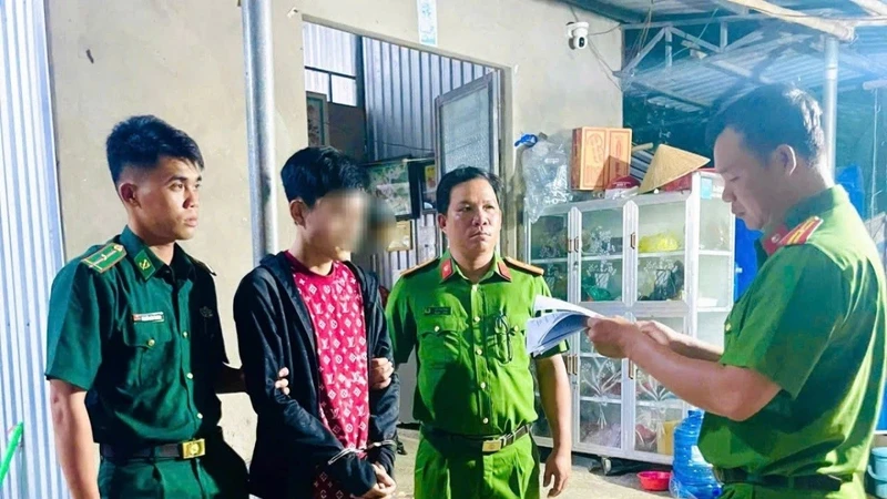 Tạm giữ nam thanh niên bị phát hiện mang theo ma túy đá tại nhà trọ