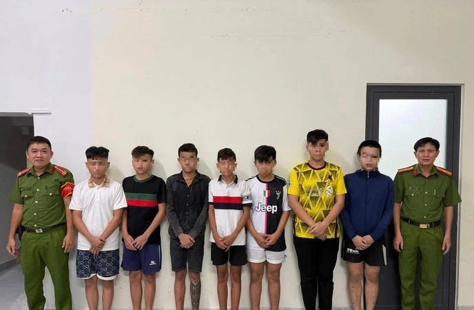 Xử lý nhóm thiếu niên gây mất trật tự tại giao lộ ở TPHCM