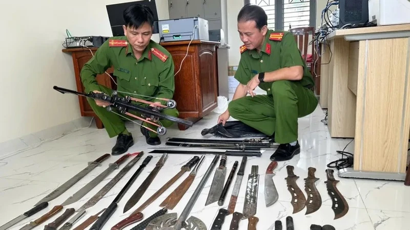 An Giang kêu gọi người dân giao nộp vũ khí, vật liệu nổ và pháo