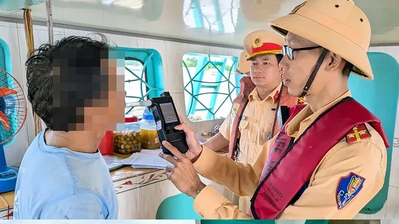 Nhiều phương tiện bị xử lý sau đợt cao điểm kiểm tra đường thủy tại An Giang