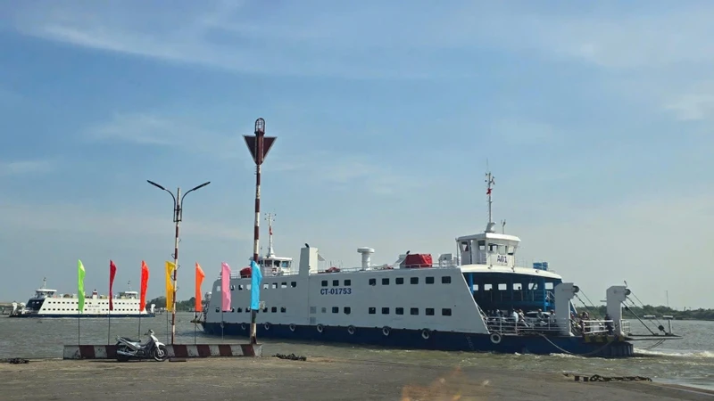 An Giang: Các bến phà hoạt động hết công suất phục vụ cao điểm Tết 