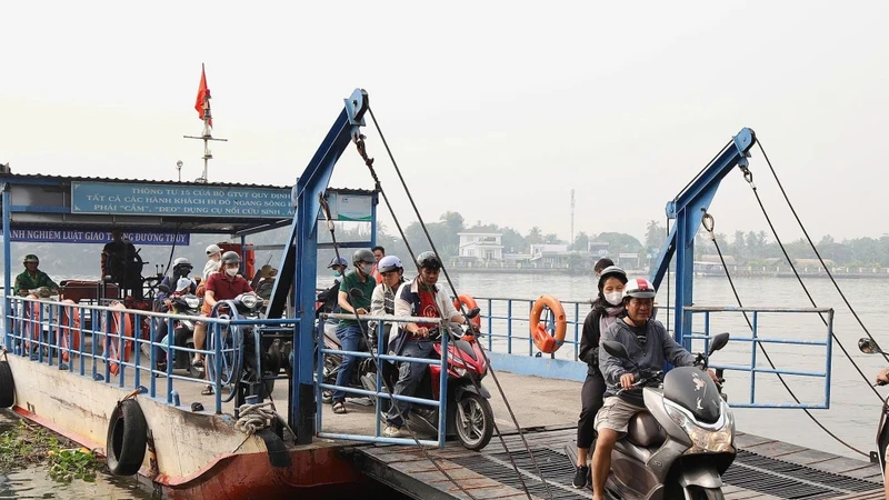 TPHCM: Khôi phục tạm thời phà Bình Quới sau hơn 1 năm ngừng hoạt động