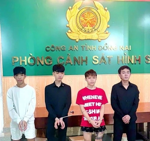 Đồng Nai: Bắt 4 thanh thiếu niên ném chai bia khiến một người tử vong