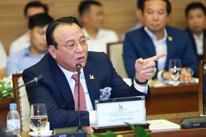 Tính đến cuối năm 2019, tổng tài sản của Tập đoàn Tân Hoàng Minh và các Công ty thành viên dự kiến đạt trên 30.000 tỷ đồng. Trong đó, Công ty mẹ Tân Hoàng Minh có tài sản trên 13.932 tỷ đồng. Các công ty con nổi bật là Ngôi Sao Việt (7.013 tỷ đồng), Soleil (5.897 tỷ đồng), Phú Thanh (2.465 tỷ đồng), Cung Điện Mùa Đông (1.182 tỷ đồng).