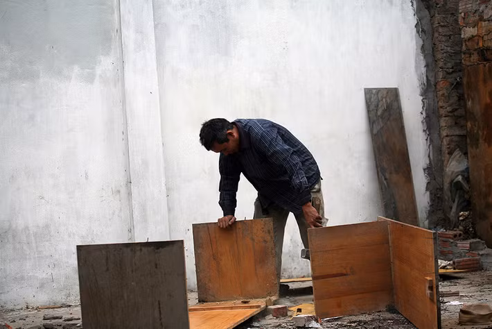 Chặng đua xe F1 của Hà Nội phần lớn chạy qua các cánh đồng và khu nhà tạm cùng với dự án của Khu liên hợp thể thao Mỹ Đình chưa thực hiện.