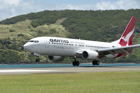 Hãng hàng không Qantas: Tuy là hãng hàng không đứng thứ 11 thế giới nhưng Qantas (Úc) nổi tiếng là hãng hàng không chưa bao giờ xảy ra tai nạn. Chính vì độ an toàn của nó mà Qantas là hãng hàng không sáng giá cho lựa chọn thực hiện các chuyến bay thuê tới Nam Cực của khách hàng.