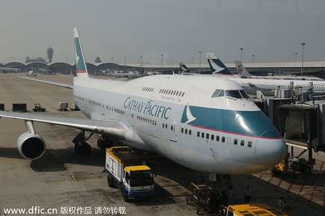 Cathay Pacific: Là hãng hàng không lớn nhất Châu Á, của hãng hàng không quốc gia Hồng Kông. Cathay Pacific là hang hàng không luôn đặt độ an toàn lên hàng đầu. Hãng cũng từng sa thải hàng chục phi công, tạo nên những vụ tranh chấp lớn nhất trong ngành hàng không thế giới.
