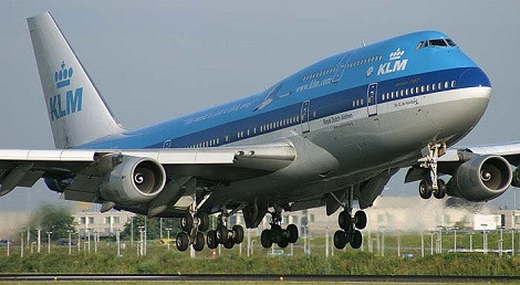 KLM: Là hãng hàng không danh tiếng lẫy lừng của Hà Lan và cũng là hãng hàng không lâu đời nhất trên thế giới. Với đội ngũ 33 nghìn nhân viên dày dặn kinh nghiệm, khách hàng luôn cảm thấy tin tưởng tuyệt đối vào hãng hàng không này.