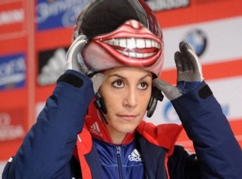 Chiếc mũ "khoe răng" của VĐV người Anh, Shelley Rudman.