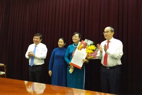 Chủ tịch HĐND TP HCM Nguyễn Thị Quyết Tâm chính thức nghỉ hưu Chu tich HDND TP HCM Nguyen Thi Quyet Tam chinh thuc nghi huu