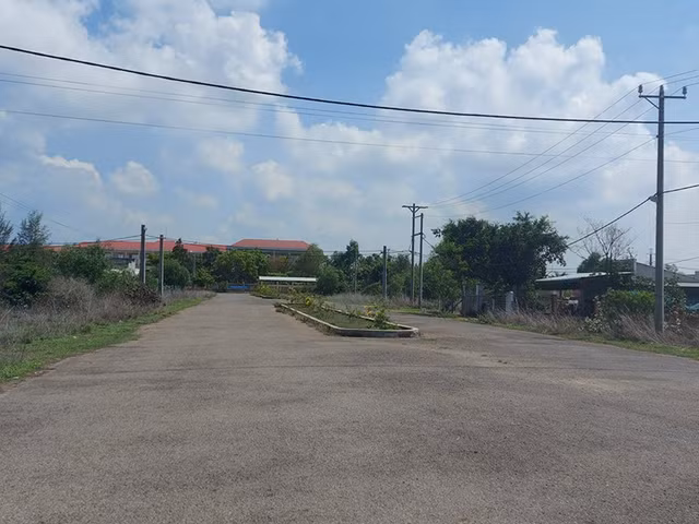 Xác minh việc cấp đất cho cán bộ trái quy định tại Bà Rịa - Vũng Tàu Xac minh viec cap dat cho can bo trai quy dinh tai Ba Ria - Vung Tau