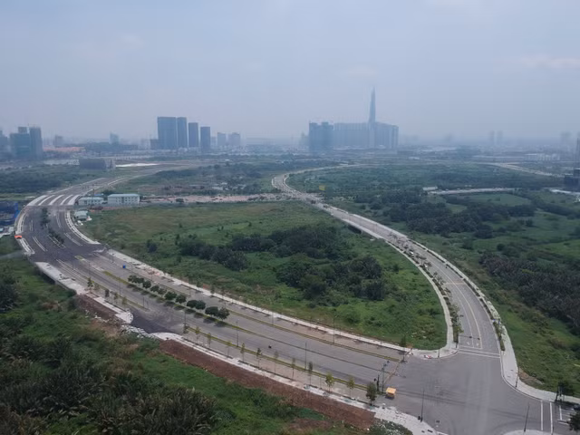 Cận cảnh con đường do ông Tất Thành Cang ký với nhà đầu tư ở Thủ Thiêm - Hình 5 Can canh con duong do ong Tat Thanh Cang ky voi nha dau tu o Thu Thiem-Hinh-5