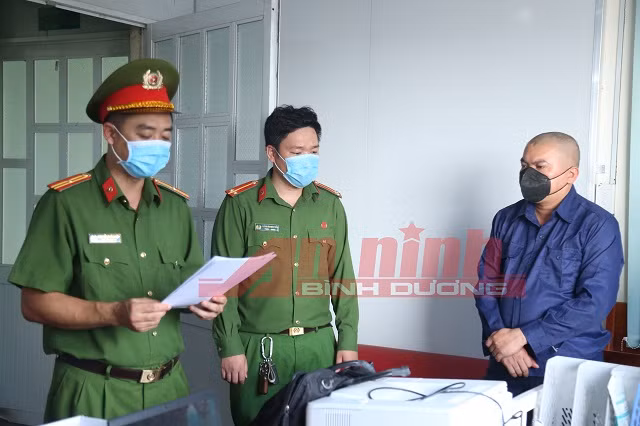 Bắt vợ chồng lãnh đạo Công ty địa ốc Tường Hy Quân lừa đảo gần 130 tỷ đồng Bat vo chong lanh dao Cong ty dia oc Tuong Hy Quan lua dao gan 130 ty dong
