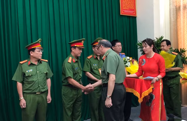 Công an: Nguyễn Thái Luyện đóng vai trò chủ mưu, cầm đầu trong vụ địa ốc Alibaba Cong an: Nguyen Thai Luyen dong vai tro chu muu, cam dau trong vu dia oc Alibaba