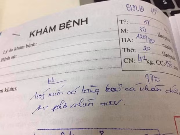 Uống trà vải Phúc Long có chứa băng keo y tế dính máu, khách hàng phải dùng thuốc phơi nhiễm HIV - Hình 2 Uong tra vai Phuc Long co chua bang keo y te dinh mau, khach hang phai dung thuoc phoi nhiem HIV-Hinh-2