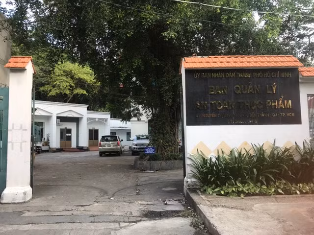 Vụ khách hàng nghi bị ngộ độc tại Adora Center: Ban Quản lý ATTP TP.HCM vào cuộc làm rõ Vu khach hang nghi bi ngo doc tai Adora Center: Ban Quan ly ATTP TP.HCM vao cuoc lam ro