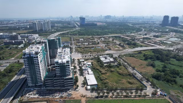 Toàn cảnh 4 lô đất “vàng” ở Thủ Thiêm đấu giá được 37.346 tỷ đồng - Hình 4 Toan canh 4 lo dat “vang” o Thu Thiem dau gia duoc 37.346 ty dong-Hinh-4