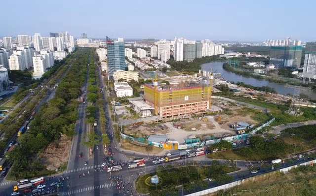Vì sao không xử lý hình sự TGĐ Quốc Cường Gia Lai Nguyễn Thị Như Loan vụ mua rẻ 32 ha đất công? - Hình 2 Vi sao khong xu ly hinh su TGD Quoc Cuong Gia Lai Nguyen Thi Nhu Loan vu mua re 32 ha dat cong?-Hinh-2