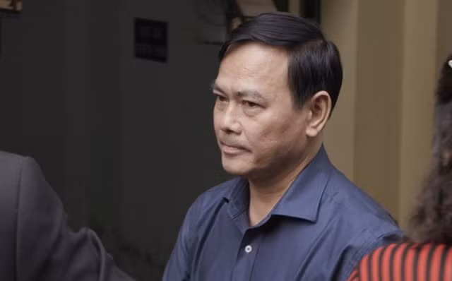 Cong an bao ve nghiem ngat phien toa xet xu bi can Nguyen Huu Linh dam o be gai-Hinh-6