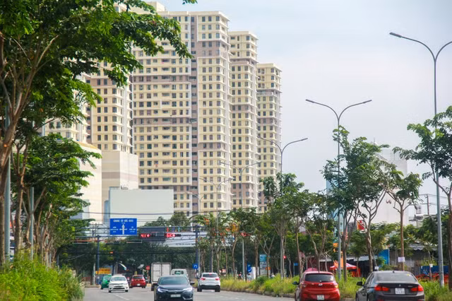 Chung cu The Era Town bi phat mai 27 can ho: Phai can than nhung rui ro phap ly