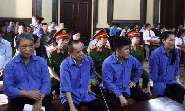 Nữ đại gia Hứa Thị Phấn tiếp tục bị truy tố Nu dai gia Hua Thi Phan tiep tuc bi truy to