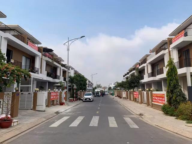 Thăng Long Home Hưng Phú ở TP HCM dính lùm xùm nào? Thang Long Home Hung Phu o TP HCM dinh lum xum nao?