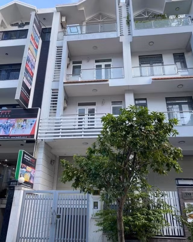 Vụ 1 căn hộ bán cho nhiều người ở dự án Kingsway Tower: Chủ đầu tư đã 'mất tích' Vu 1 can ho ban cho nhieu nguoi o du an Kingsway Tower: Chu dau tu da 'mat tich'