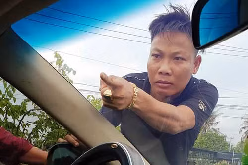Vụ giang hồ chặn xe chở công an: Sau Giang "36", công an bắt thêm Tuấn “nhóc” Vu giang ho chan xe cho cong an: Sau Giang