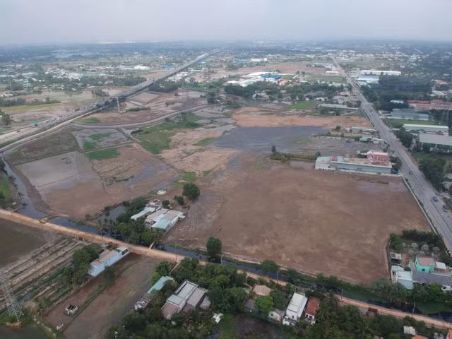 Cận cảnh dự án An Lạc Riverside 'thoát xác' thành Lake View City để bẫy khách hàng Can canh du an An Lac Riverside 'thoat xac' thanh Lake View City de bay khach hang