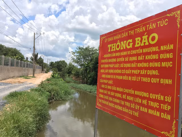 Cận cảnh dự án An Lạc Riverside 'thoát xác' thành Lake View City để bẫy khách hàng - Hình 10 Can canh du an An Lac Riverside 'thoat xac' thanh Lake View City de bay khach hang-Hinh-10