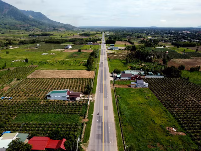 Hàng loạt thiếu sót tại dự án đường tránh Quốc lộ 55 Hang loat thieu sot tai du an duong tranh Quoc lo 55