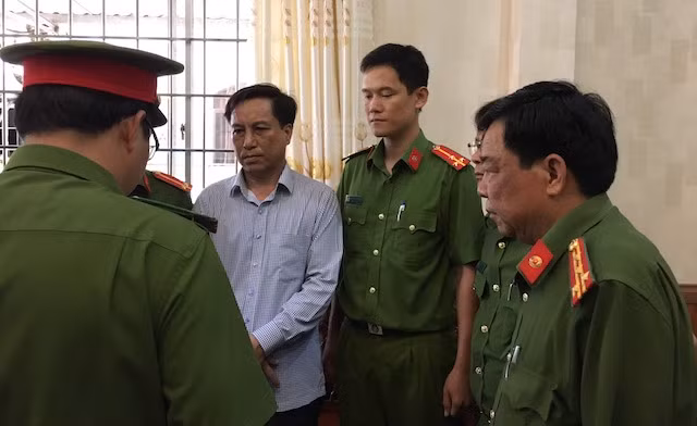 Gây thất thu ngân sách 11 tỷ, hàng loạt lãnh đạo ở Trà Vinh bị đề nghị kỷ luật Gay that thu ngan sach 11 ty, hang loat lanh dao o Tra Vinh bi de nghi ky luat