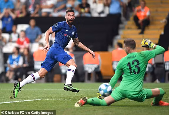 Lampard chua xa duoc van xui o Chelsea, Liverpool gianh Sieu cup chau Au