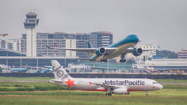 Vienam Airlines hủy 5 chuyến bay vì bão số 4 sắp đổ bộ miền Trung Vienam Airlines huy 5 chuyen bay vi bao so 4 sap do bo mien Trung