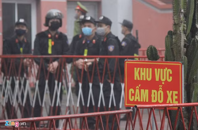 Gan 100 canh sat bao ve phien xu vu xe container dam Innova di lui-Hinh-3