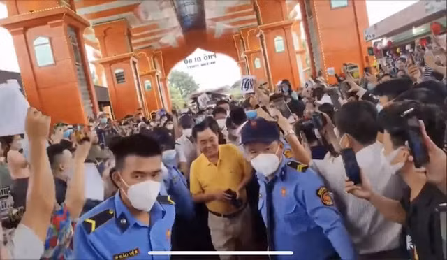 Cac Youtuber, Facbooker quay clip ba Nguyen Phuong Hang co bi xu ly?-Hinh-2