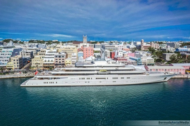 Tỷ phú Roman Abramovich xuất hiện ở sân bay Israel - Hình 2 Ty phu Roman Abramovich xuat hien o san bay Israel-Hinh-2