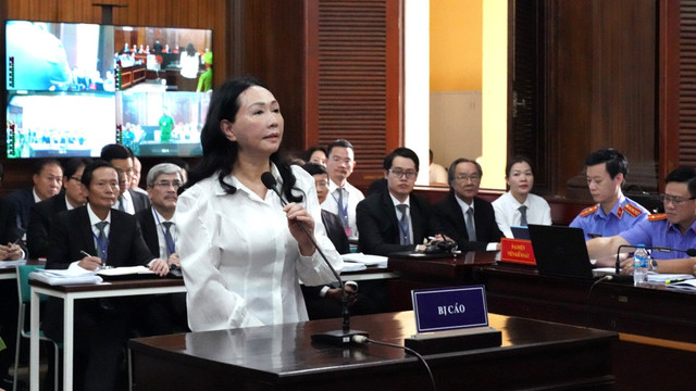 Ngày đầu tiên ra tòa, đại gia chiếm đoạt hơn 304.000 tỷ đồng khai gì? Ngay dau tien ra toa, dai gia chiem doat hon 304.000 ty dong khai gi?