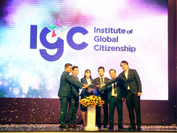 Vụ Chủ tịch Bến Tre giao đất công không qua đất giá: TTC của ông Đặng Văn Thành liên quan gì đến Giáo dục Thành Thành Công? Vu Chu tich Ben Tre giao dat cong khong qua dat gia: TTC cua ong Dang Van Thanh lien quan gi den Giao duc Thanh Thanh Cong?