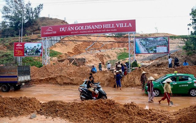 Vụ Goldsand Hill Villa sạt lở: Tỉnh Bình Thuận kiểm tra dự án trên đồi núi Vu Goldsand Hill Villa sat lo: Tinh Binh Thuan kiem tra du an tren doi nui