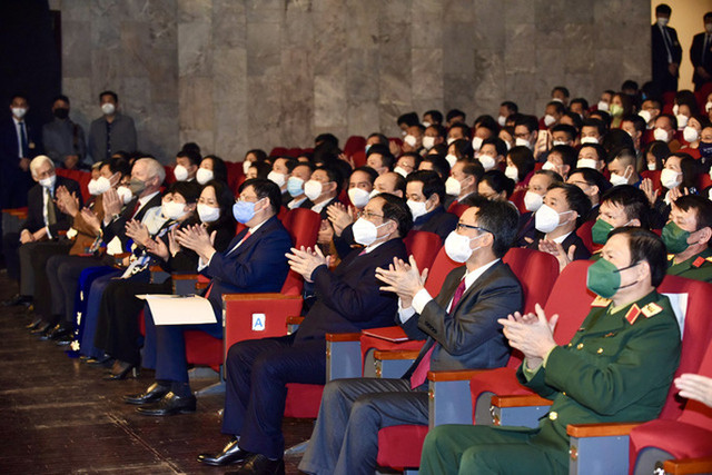 Thủ tướng Phạm Minh Chính: Nghiên cứu tiêm vaccine mũi 4, tăng cường quản lý bệnh nhân Covid-19 tại nhà - Hình 2 Thu tuong Pham Minh Chinh: Nghien cuu tiem vaccine mui 4, tang cuong quan ly benh nhan Covid-19 tai nha-Hinh-2