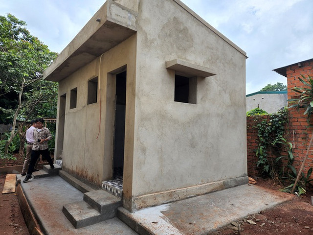Lập đoàn kiểm tra việc xây hàng loạt nhà vệ sinh 200 triệu đồng/căn Lap doan kiem tra viec xay hang loat nha ve sinh 200 trieu dong/can