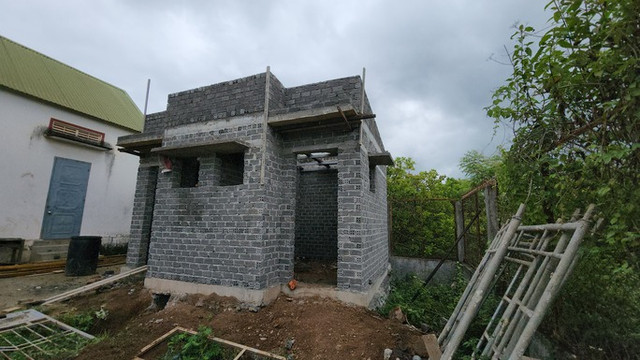 Lập đoàn kiểm tra việc xây hàng loạt nhà vệ sinh 200 triệu đồng/căn - Hình 3 Lap doan kiem tra viec xay hang loat nha ve sinh 200 trieu dong/can-Hinh-3