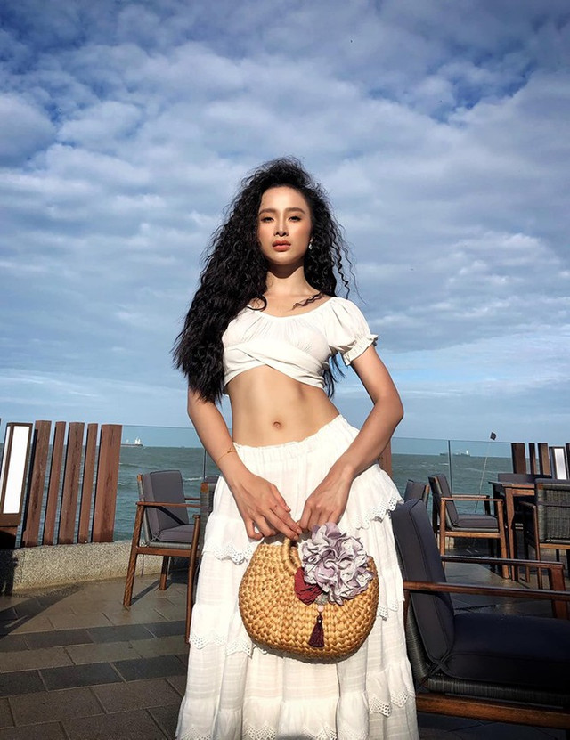 Angela Phương Trinh khoe thân hình siêu gợi cảm Angela Phuong Trinh khoe than hinh sieu goi cam