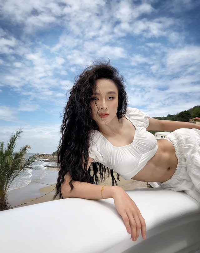 Angela Phương Trinh khoe thân hình siêu gợi cảm - Hình 2 Angela Phuong Trinh khoe than hinh sieu goi cam-Hinh-2